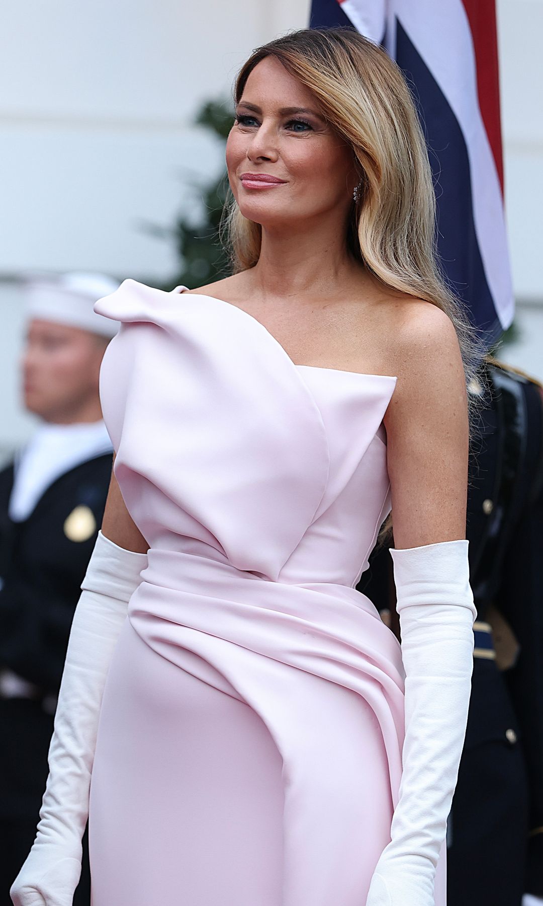 Grandes fortunas de Wall Street, magnates de Silicon Valley, celebridades de Hollywood, miembros del Congreso y familias de veteranos militares figuran entre los exclusivos invitados a una velada reservada para las élites más influyentes del país