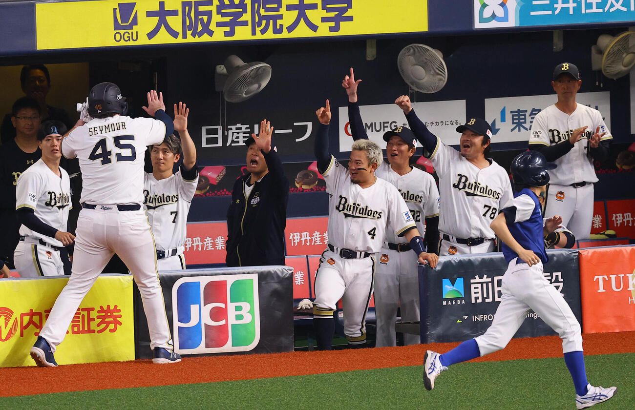 【オリックス】終盤にシーモアが劇的逆転2点適時打 2位ソフトバンクとのゲーム差2・5に戻す