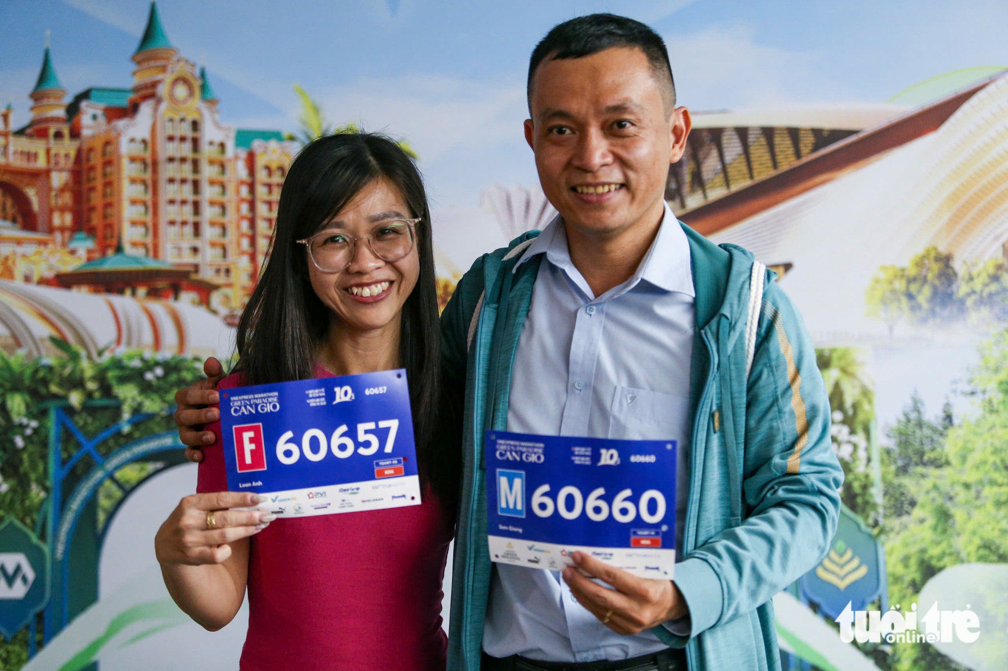 Runner hào hứng nhận bib, sẵn sàng chinh phục Giải VnExpress Marathon Green Paradise Cần Giờ