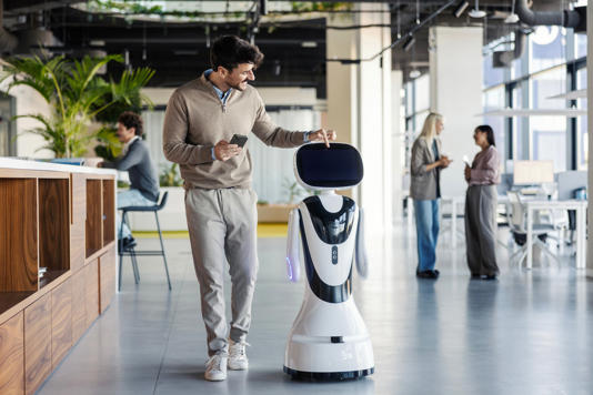 Hay un factor nuevo que ya está redefiniendo las relaciones laborales: la inteligencia artificial.