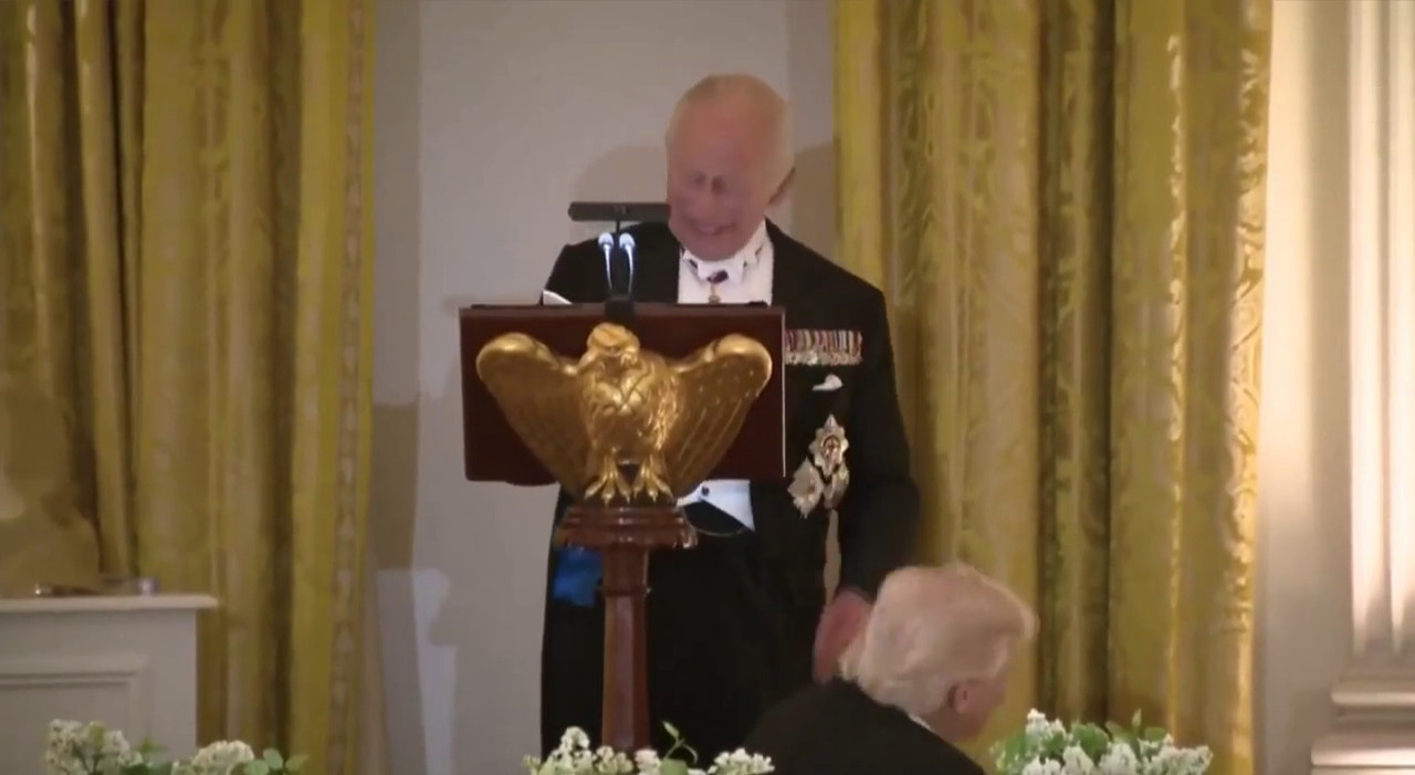 Re Carlo e la battuta rivolta a Trump: «Senza il Regno Unito parlereste ...