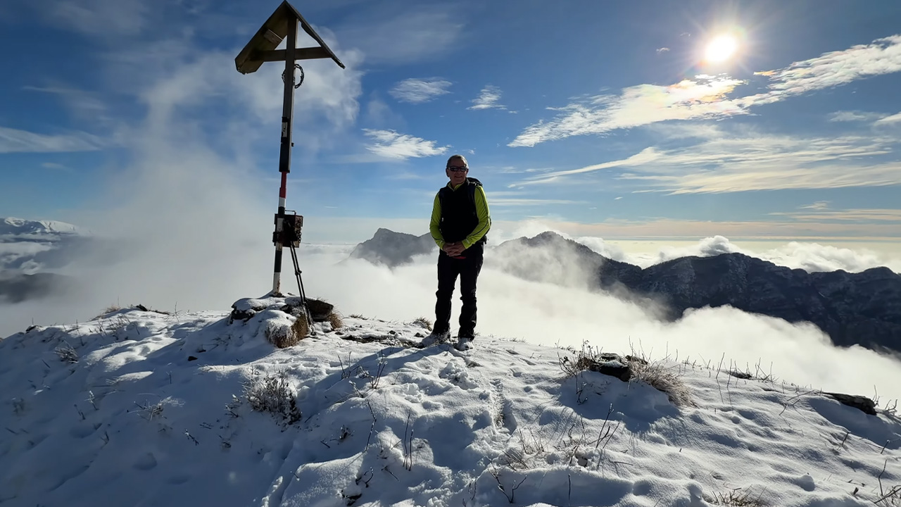Lo sperone roccioso e le viste spettacolari dalla cima del monte Zingla