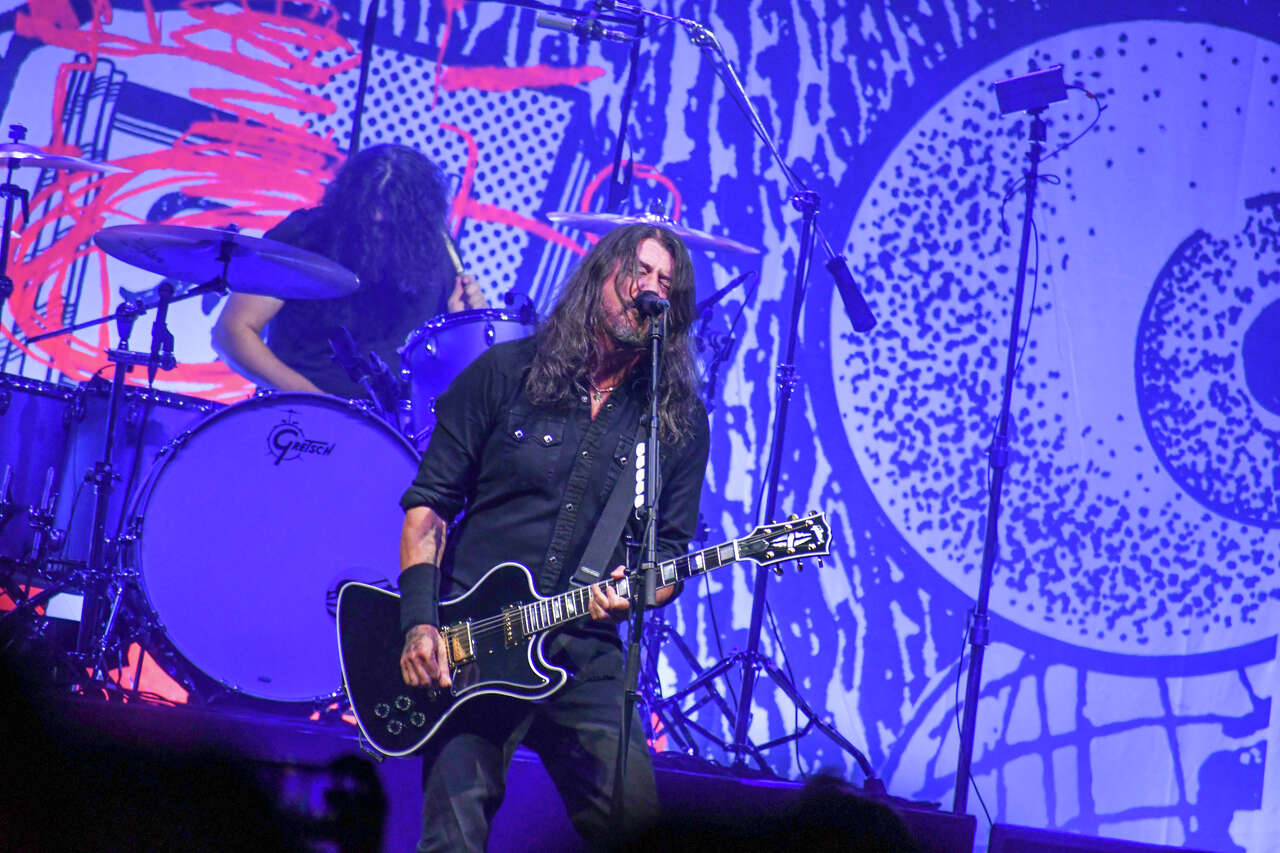 Foo Fighters kick off 'Take Cover' tour in Connecticut with nearly 3 ...