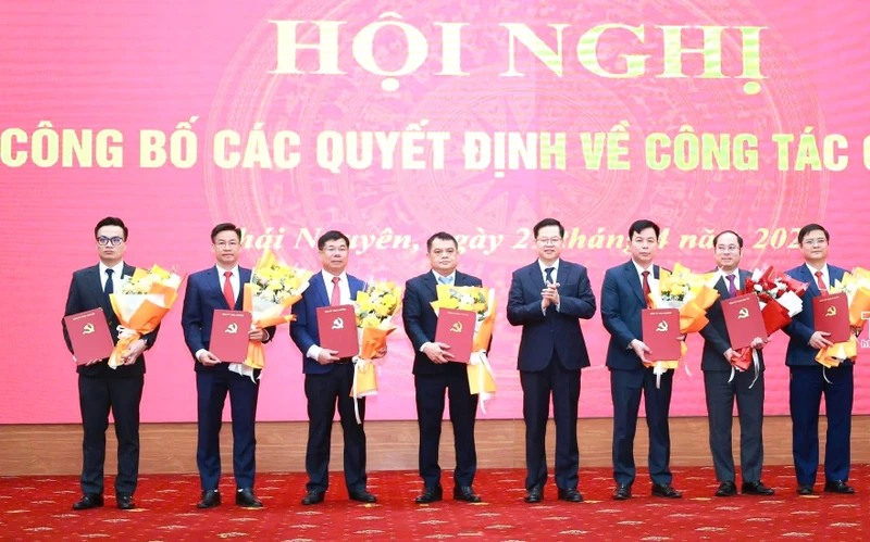Phó bí thư Tỉnh Đoàn Thái Nguyên làm phó bí thư thường trực Đảng ủy xã