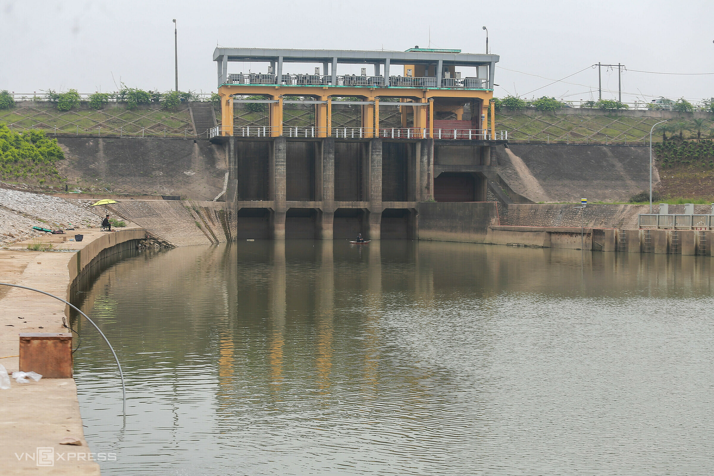 Xây đập trên sông Hồng để hồi sinh loạt dòng sông chết