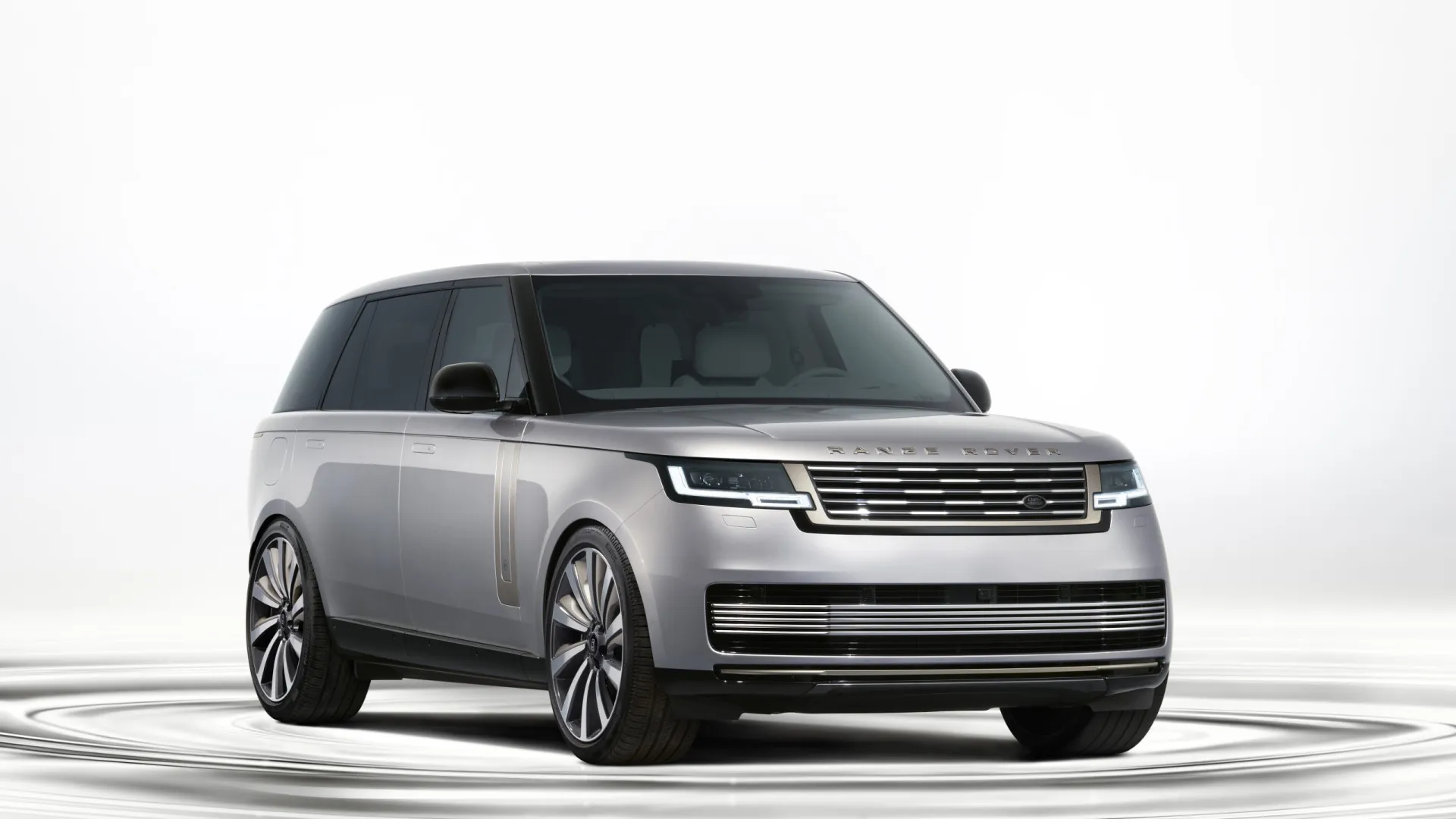 Novo Range Rover é SUV de luxo híbrido (mas também será elétrico)