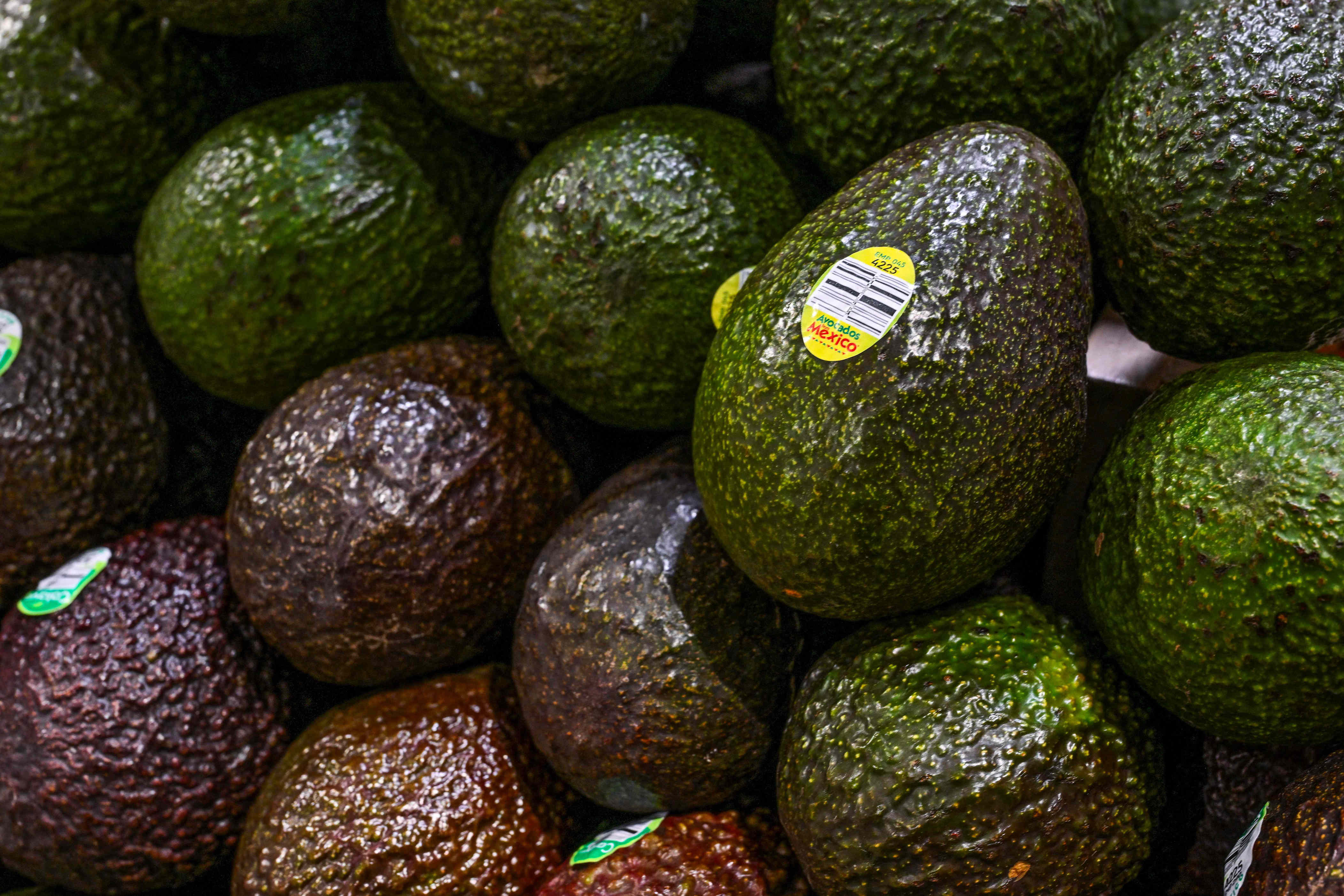 The best way to tell if an avocado is ripe (without squeezing it)