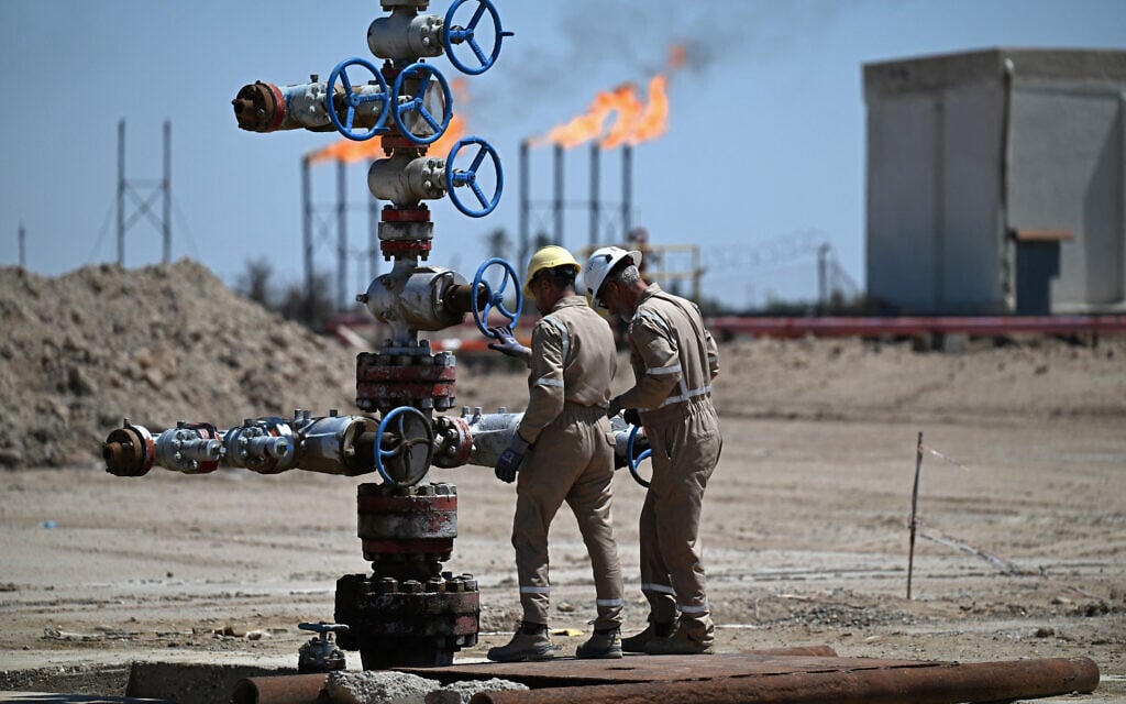 Price of oil rises as Iran talks remain stalled and Strait of Hormuz closed