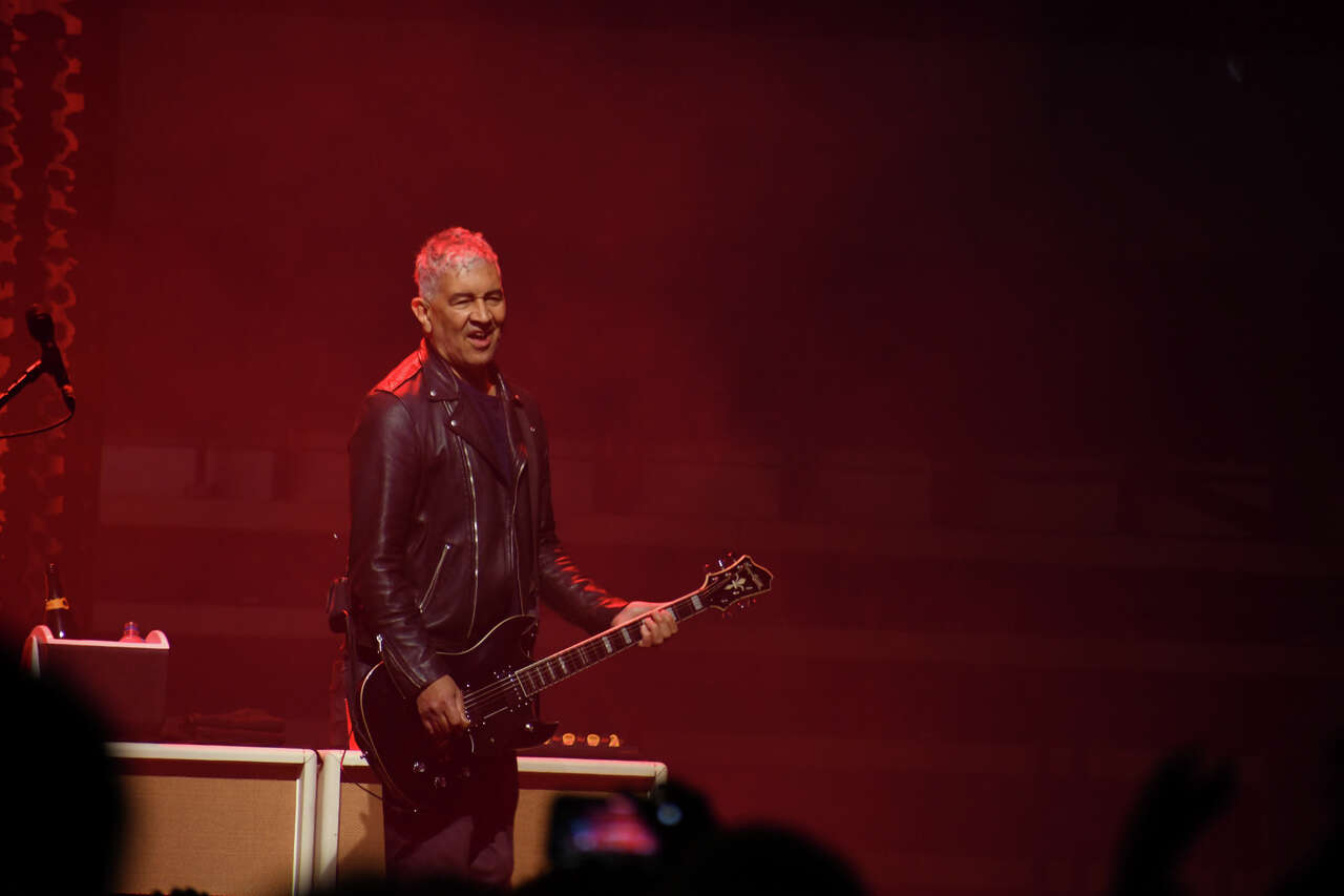 Foo Fighters kick off 'Take Cover' tour in Connecticut with nearly 3 ...