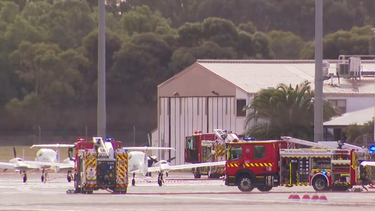 Light plane crashes into hangar in South Australia
