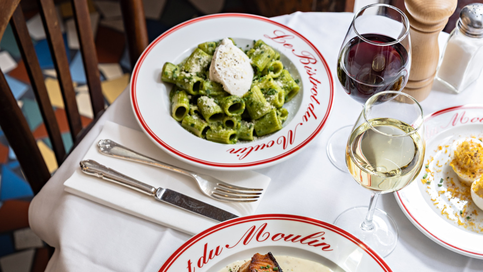 Le nouveau bistrot authentique à connaître à Paris au pied du Moulin Rouge