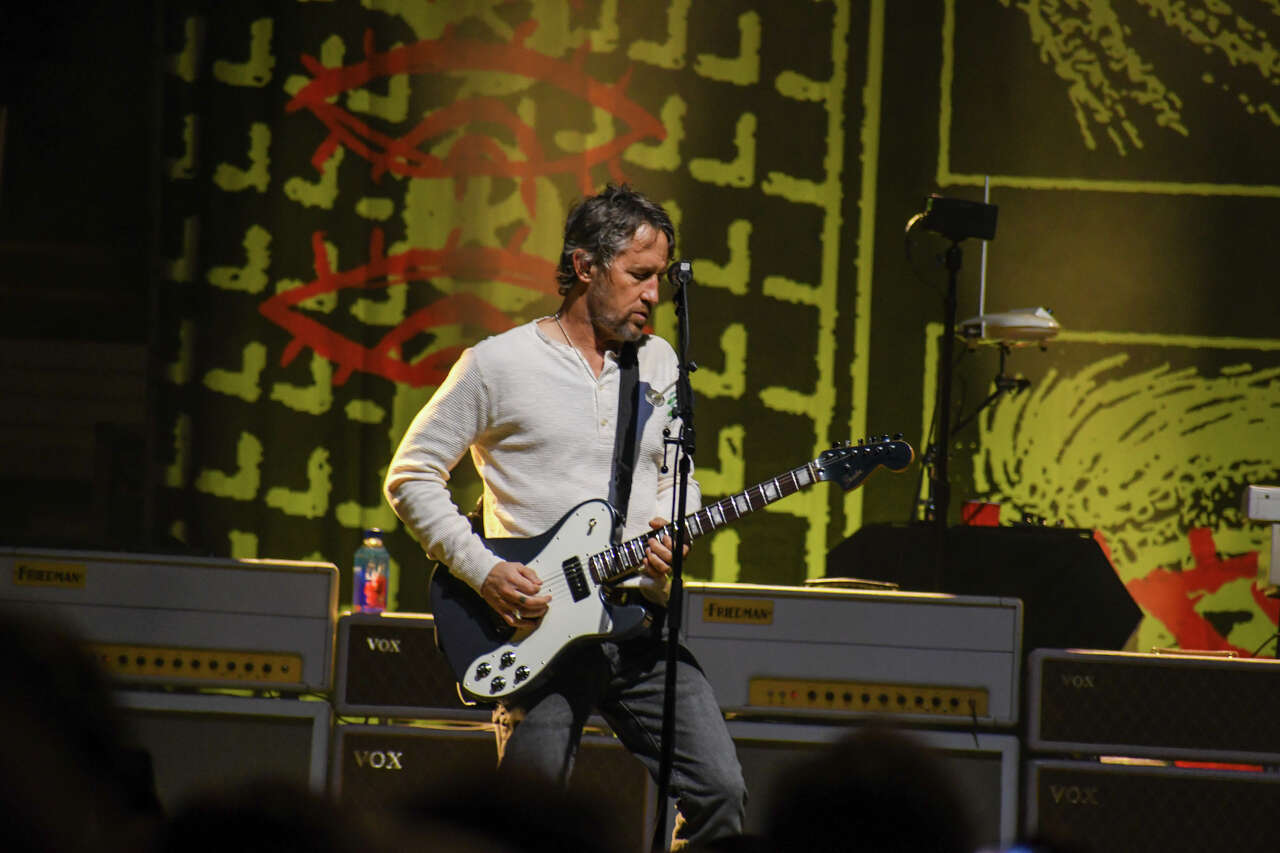 Foo Fighters kick off 'Take Cover' tour in Connecticut with nearly 3 ...
