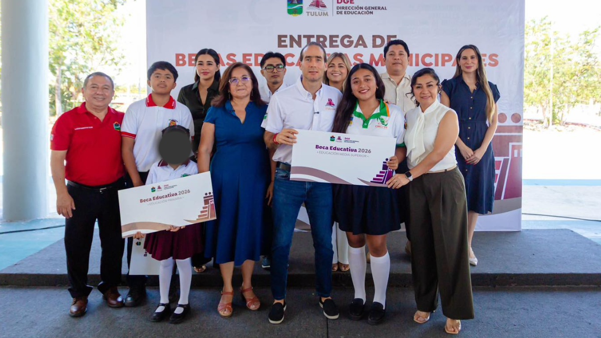 Un respiro para el hogar: Tulum entrega becas educativas municipales de ...
