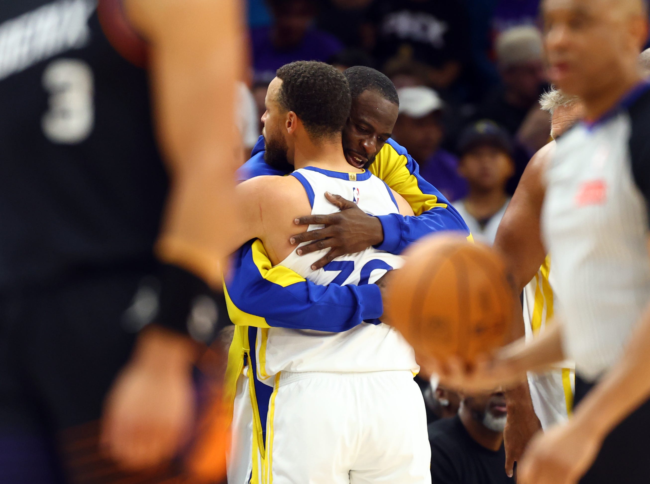 Steph Curry, Draymond Green and Steve Kerr share moment after season ...