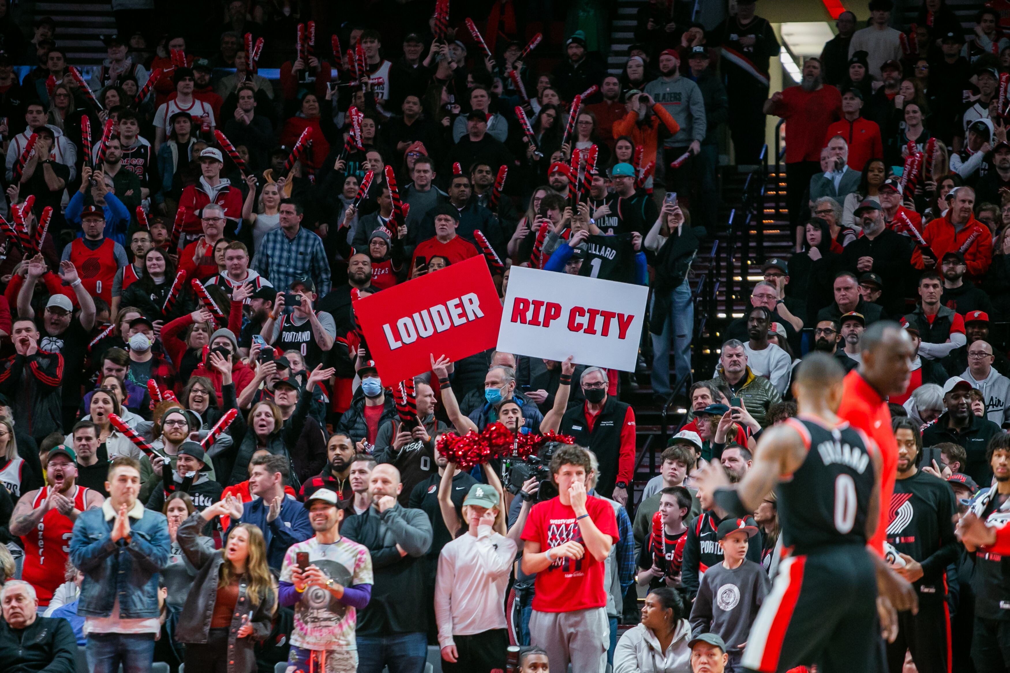 Trail Blazers vs. Spurs: No free t-shirts for Moda Center fans