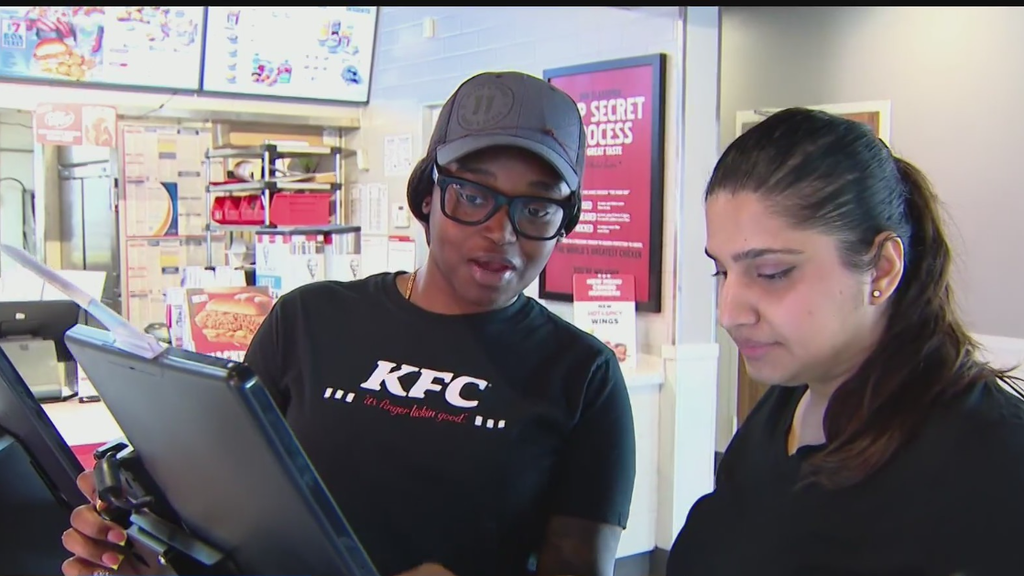 Dallas fast‑food worker gets surprise support after putting college ...