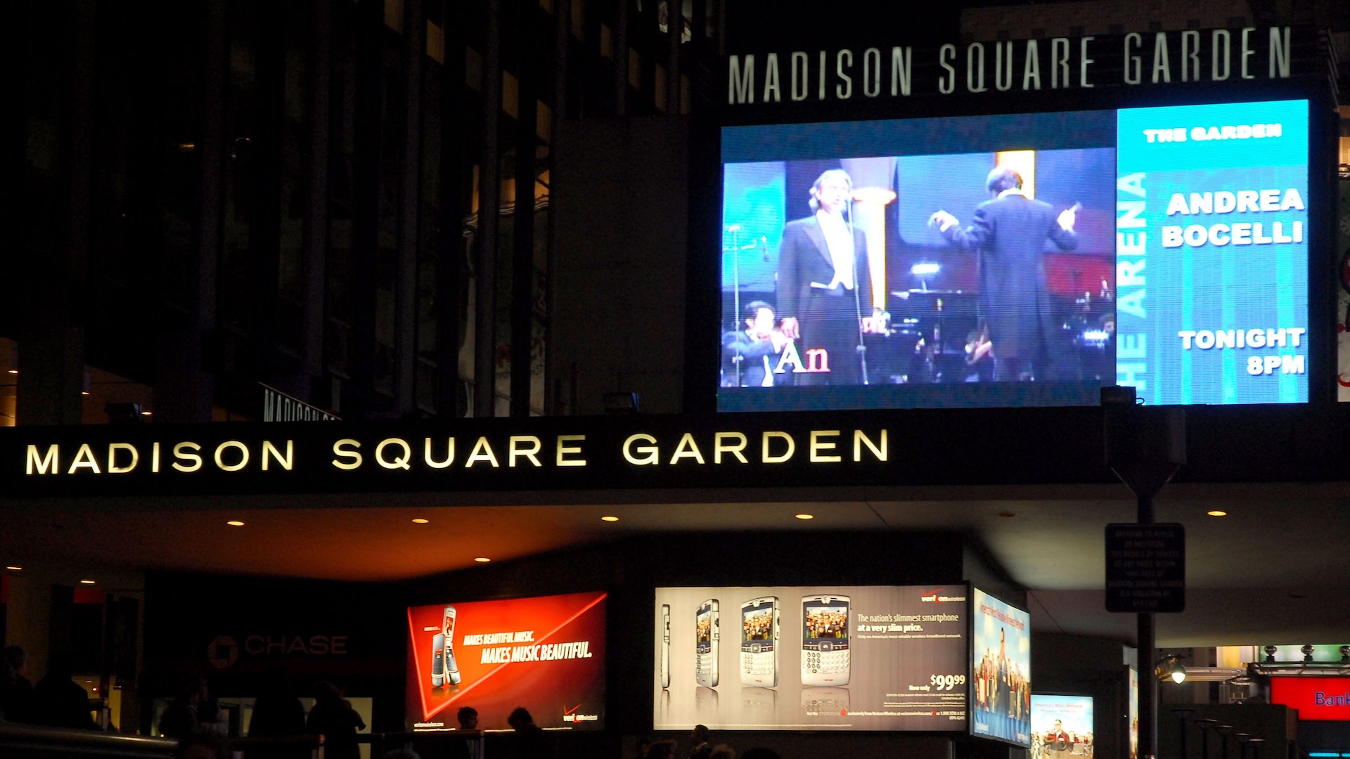 Madison Square Garden owner uses surveillance to spy on people: New ...