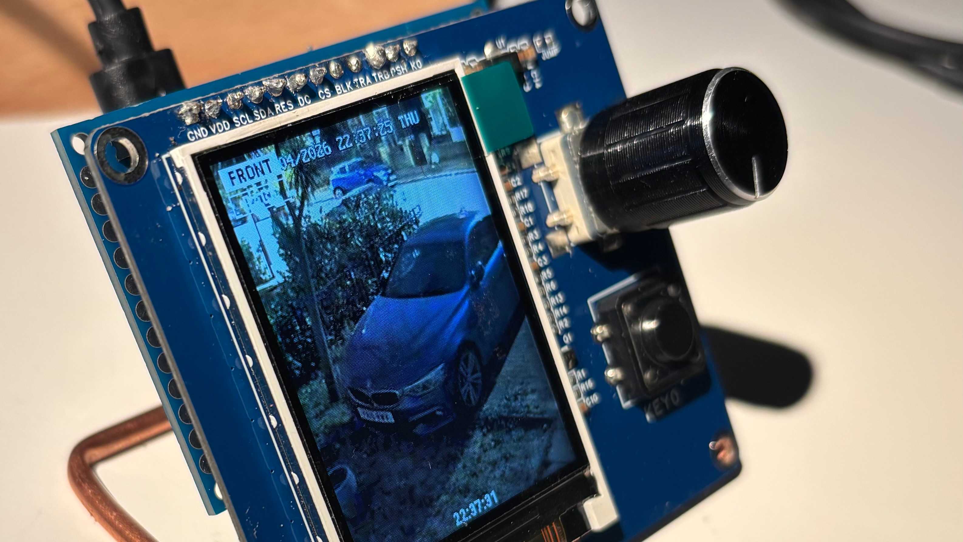 ESP32-powered doorbell viewer by ay129-35MR.