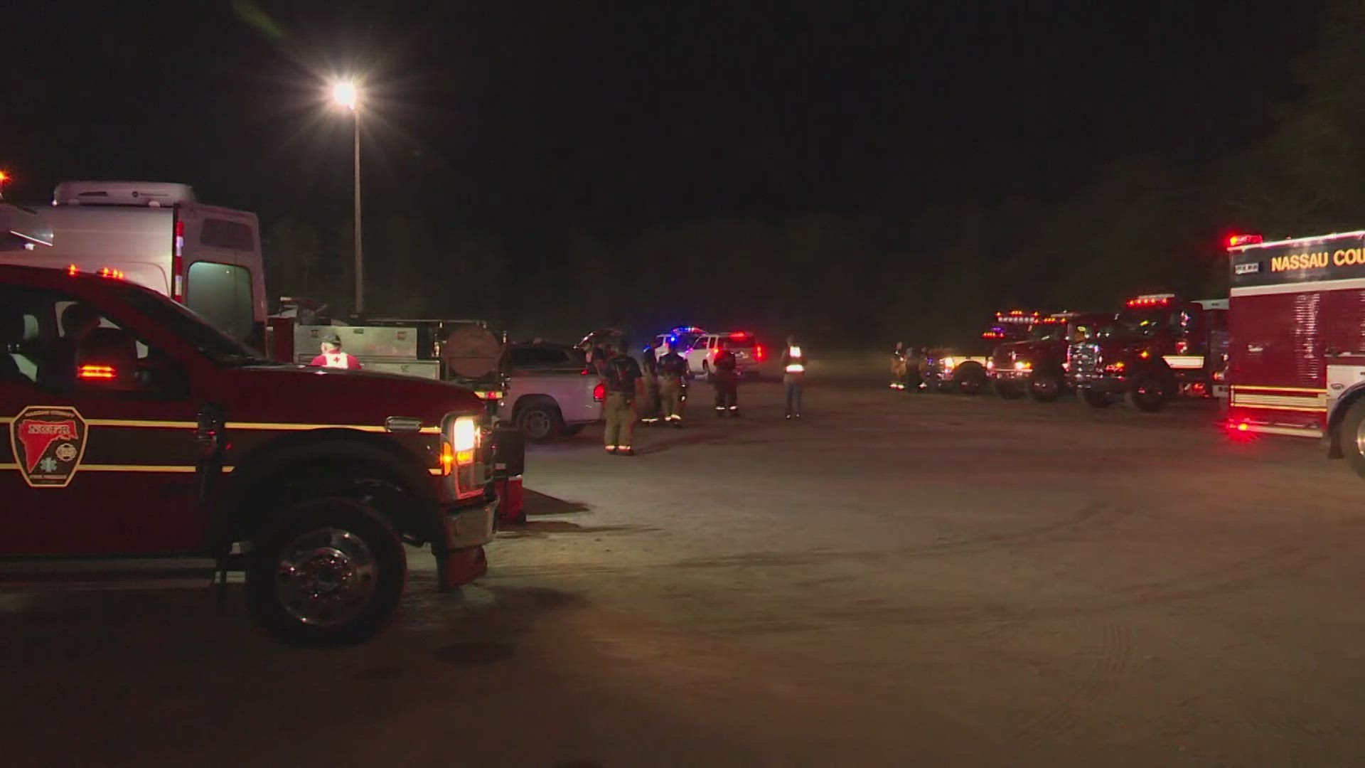 Crews battle late-night 400-acre brush fire in Hilliard