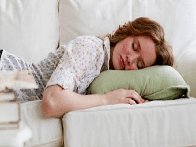 Daytime naps: Helpful or harmful? Know the side effects of sleeping ...