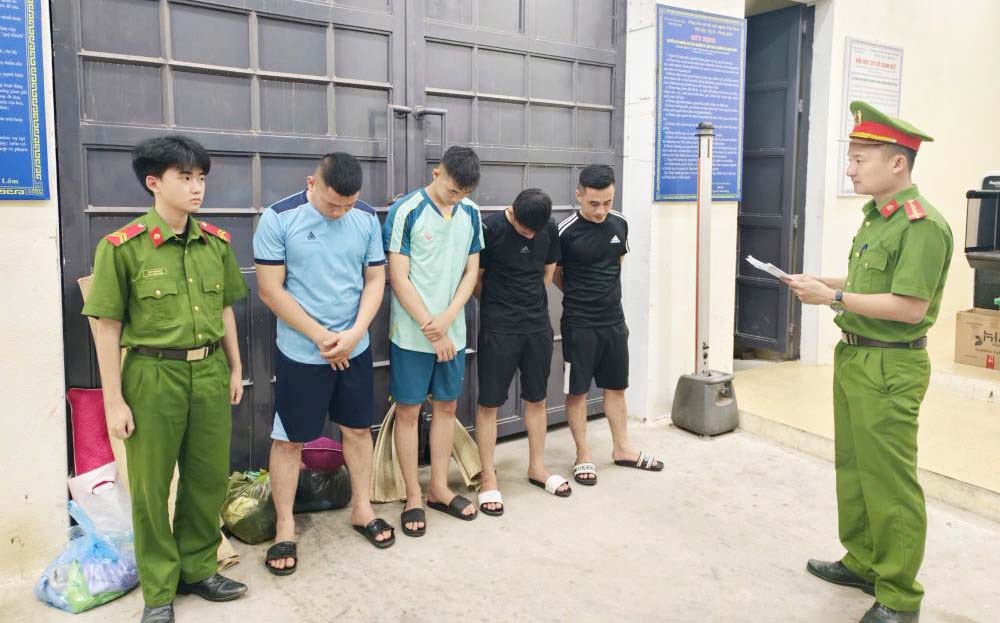 Bắt tạm giam 4 đối tượng tổ chức sử dụng trái phép chất ma túy