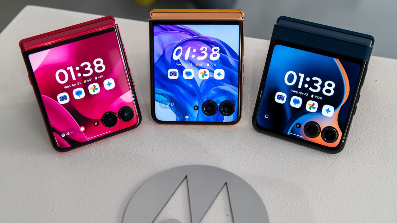 When does the Motorola Razr 2026 launch?