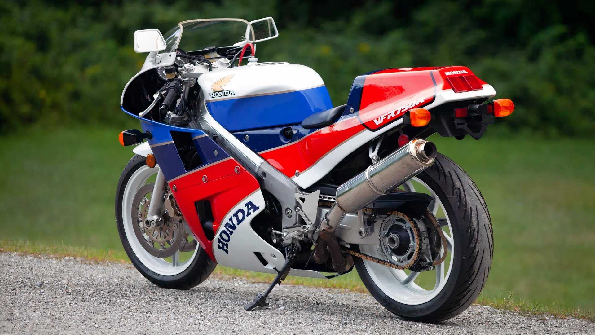 Honda VFR750R RC30