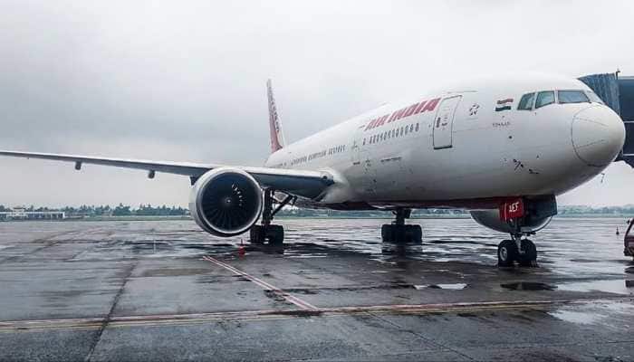 Delhi airport alert: Bad weather disrupts flights at IGI; IndiGo and ...