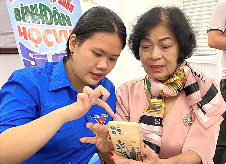 Khi ánh sáng tri thức thắp lên từ những điều bình dị