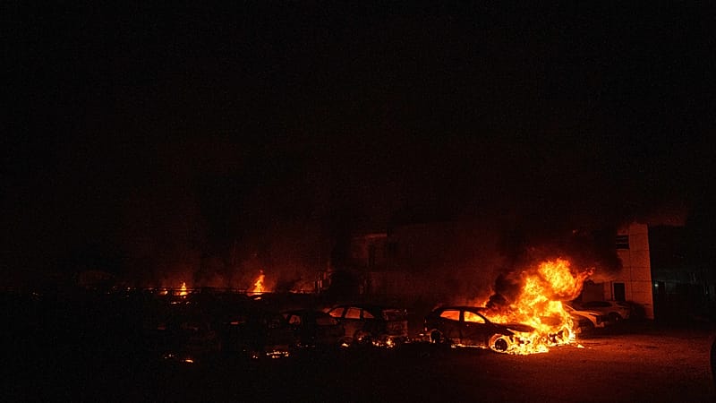 Moscow bombards Ukraine while Kyiv targets Russian oil facilities