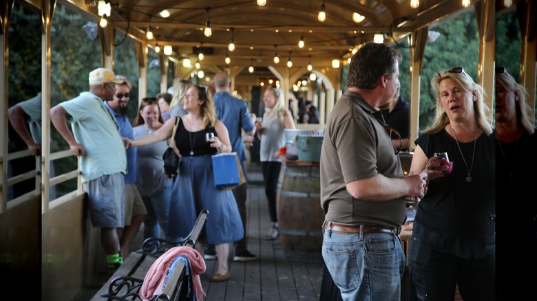 California's vintage train ride in Sacramento has scenic views, themed ...