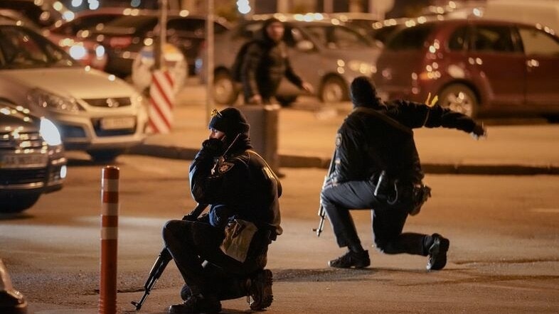 5 killed after gunman opens fire in Kyiv, shooter killed in supermarket ...