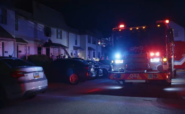 Early morning apartment fire injures 3 adults and 2 children
