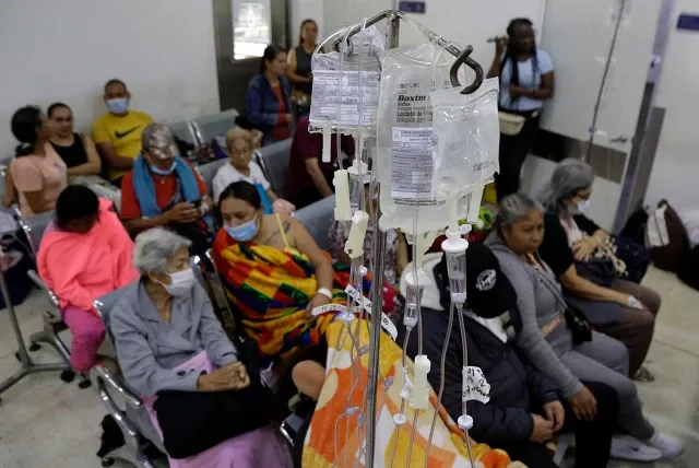 Iván Cepeda presentó plan de choque para atender crisis de la salud ...