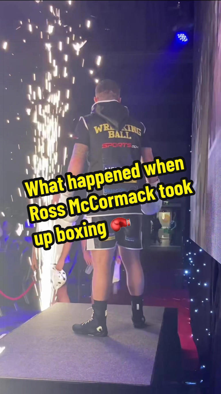Ex-Premier League star's boxing debut ends in disastrous first-round KO