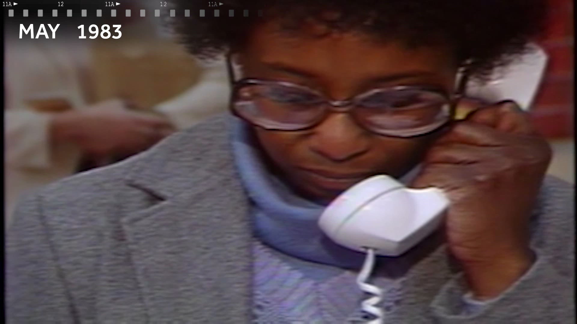 Omaha mall hosts Mother's Day telephones in 1983