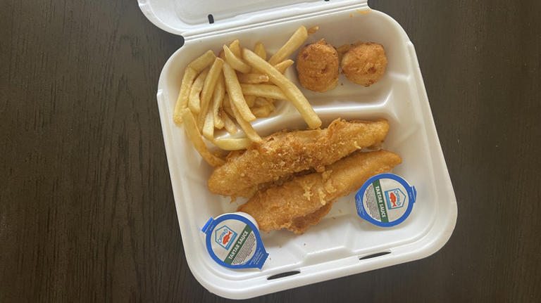 I tried fish and chips from 8 chain restaurants and ranked them
