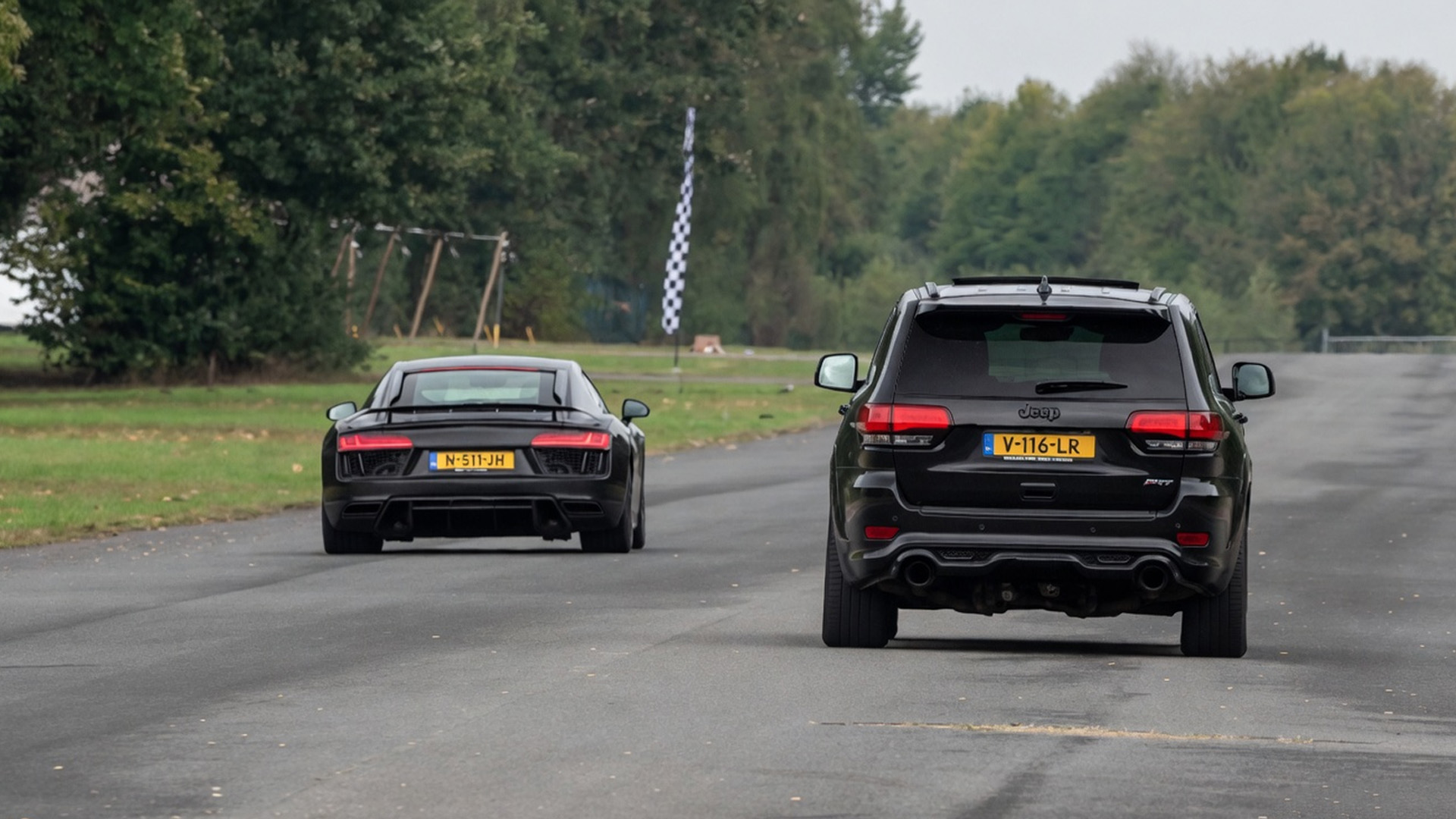 Muscle SUV faces Audi R8 in straight line battle