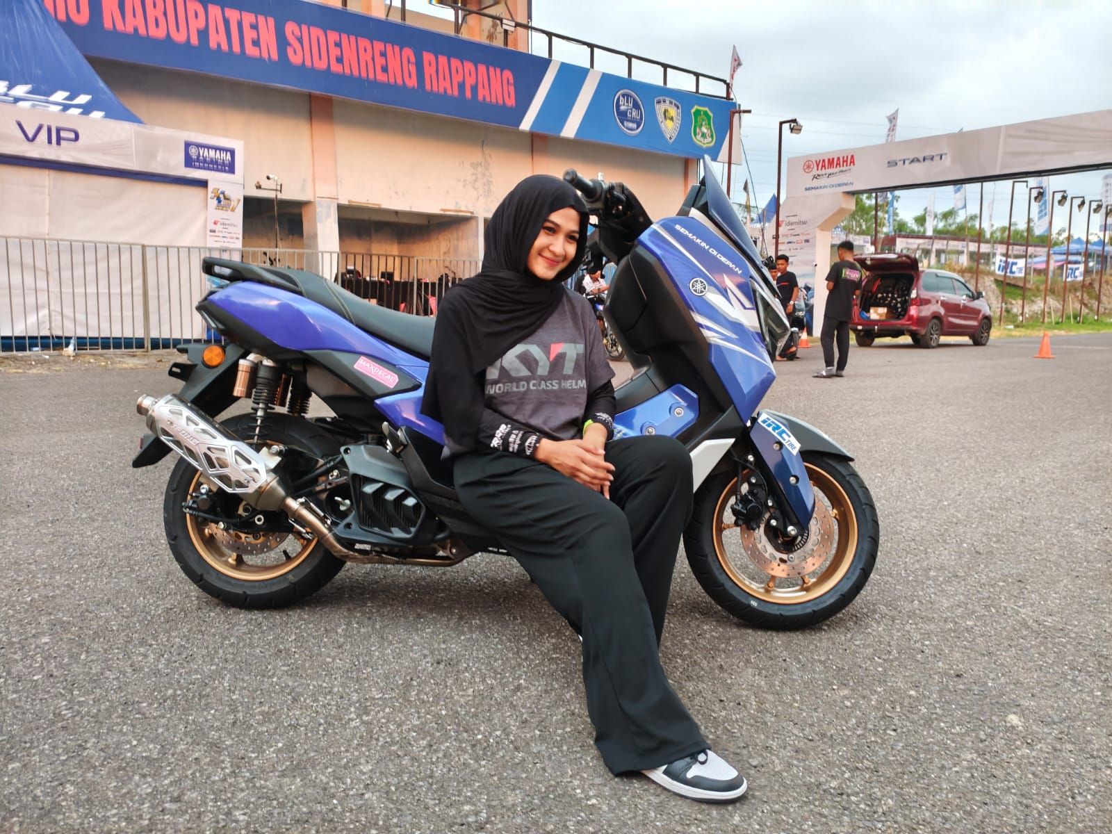 Yamaha Cup Race 2026 - Berprestasi di tengah kepungan pembalap laki ...