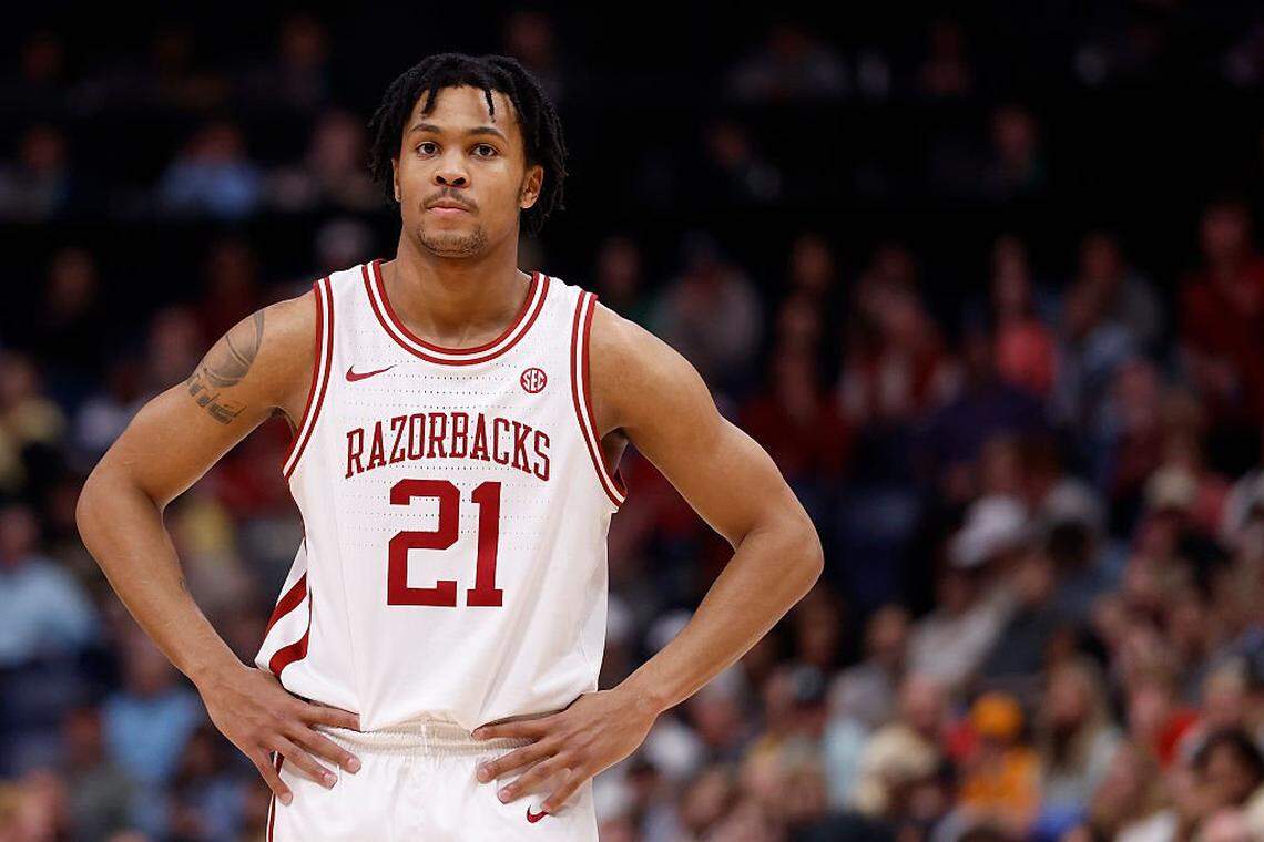 After leaving Arkansas, former UK guard DJ Wagner makes another portal ...