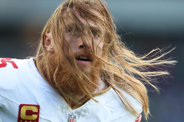 George Kittle steals Tyrese Haliburton’s beer at WrestleMania 42