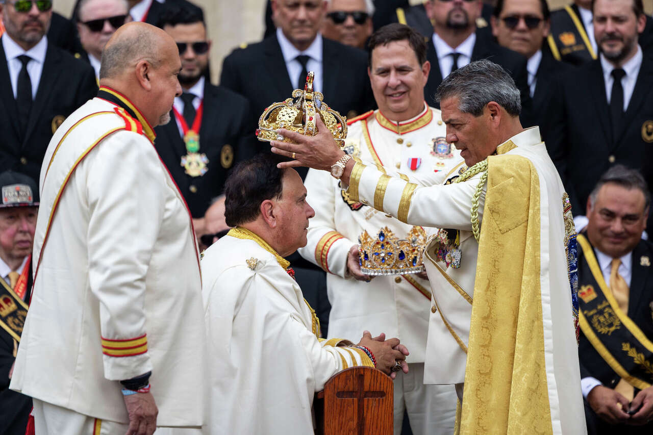 See photos of Rey Feo 77's crowning at Main Plaza