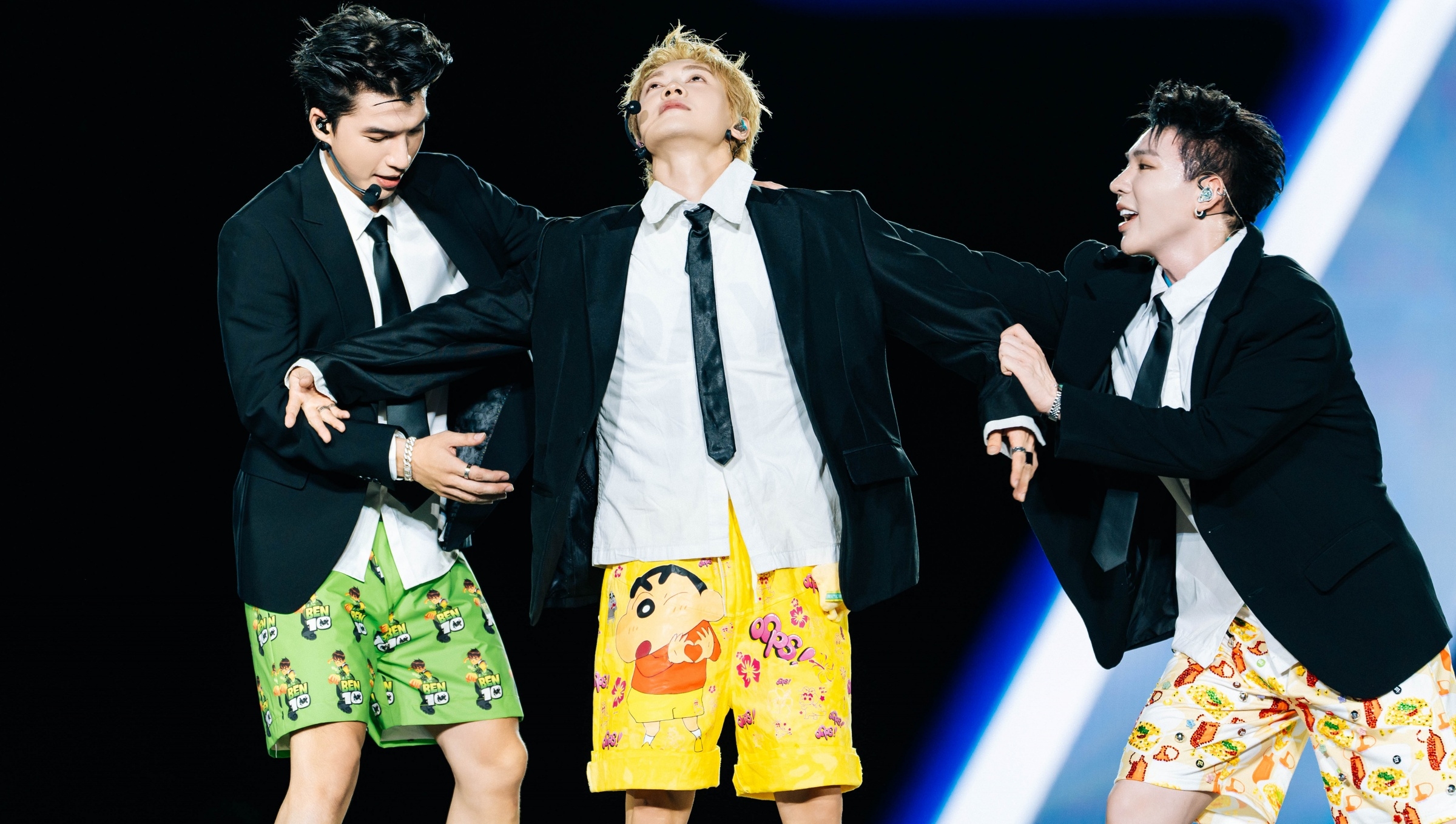 Hiếu Thứ Hai, Đức Phúc 'cháy' cùng fan