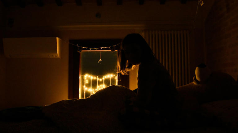 Can an 'analogue' sleep routine help my insomnia?