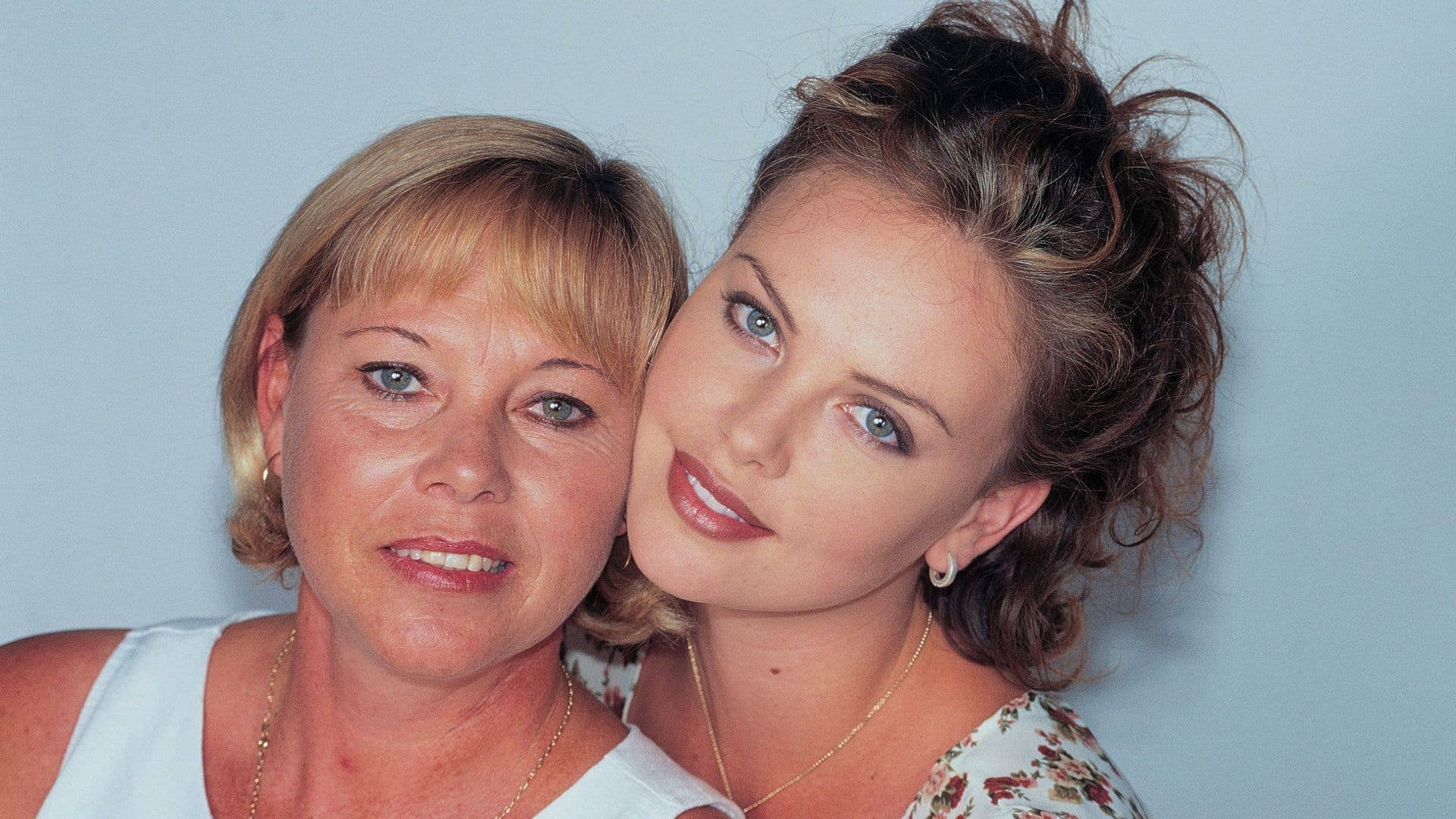 Charlize Theron revisits the traumatic night her mother killed her ...