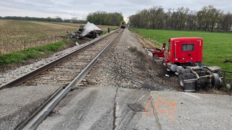 Semi driver dies after Amtrak train hits truck in Jasper County