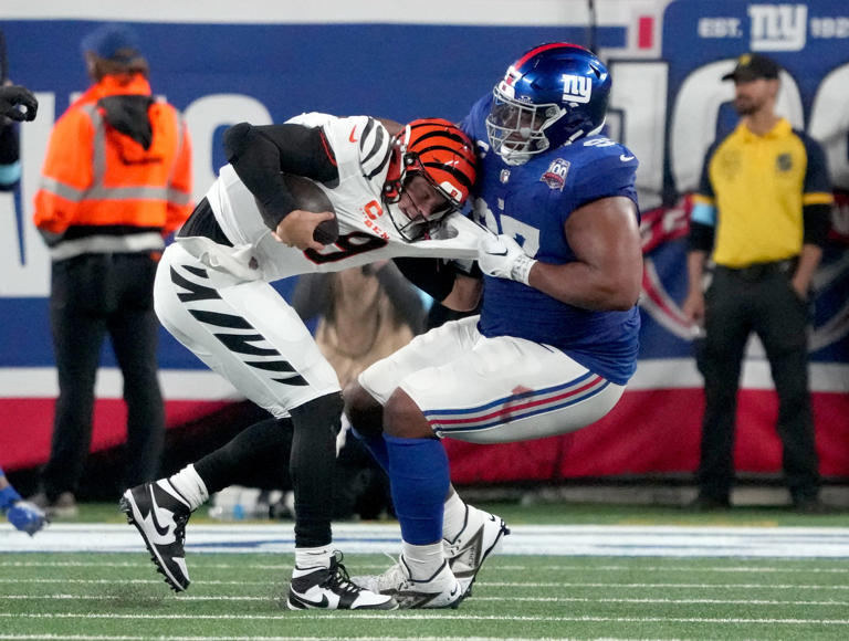 Steelers' AFC North rival pulls off blockbuster trade before NFL draft