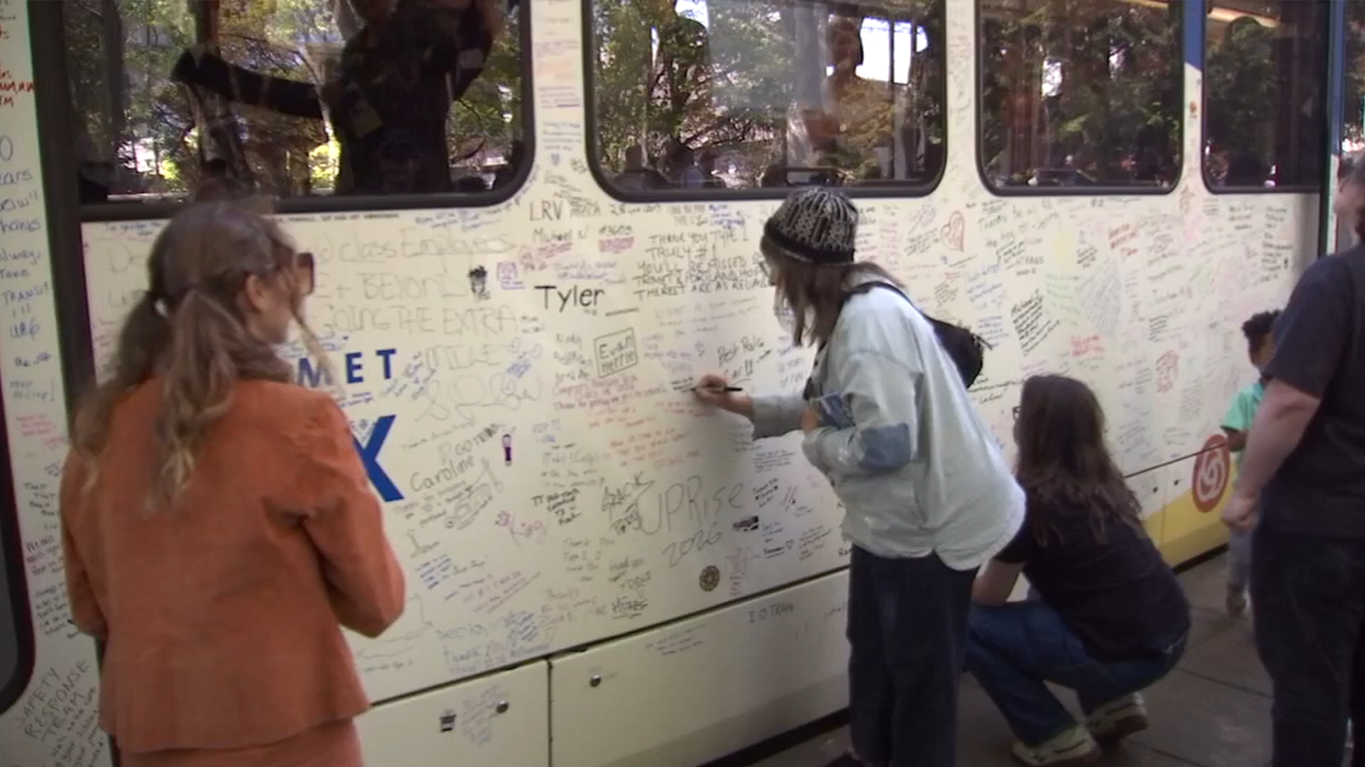 Hundreds attend goodbye party in Portland for TriMet’s oldest MAX trains
