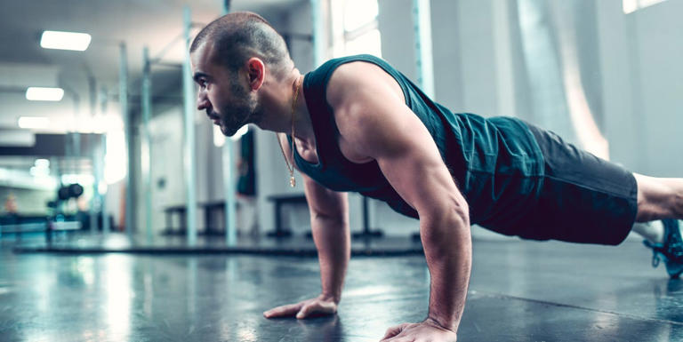 Questo test di push-up di 2 minuti mostra quanta forza hai davvero per ...