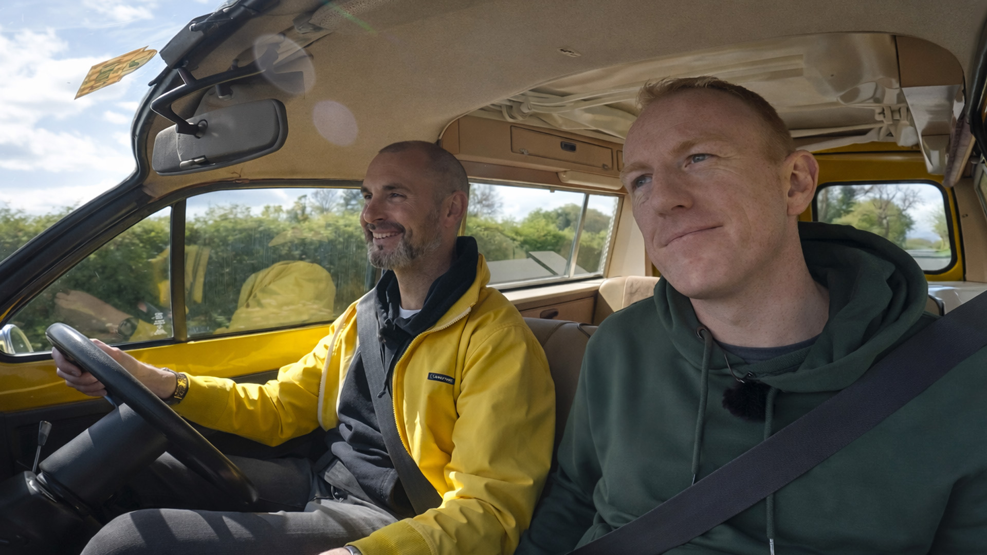 Driving sensation of a classic Ford on the road